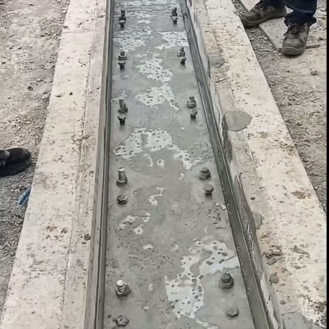 镇雄港口码头起重机龙门吊重型机械设备稳固用早强快凝轨道胶泥